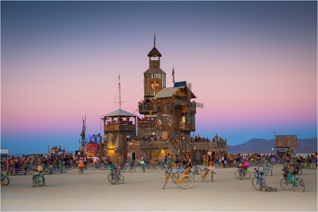 Main image Burning man -  Au coucher du soleil